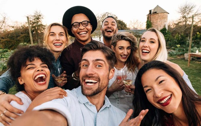 Take Pictures. Make Money. Seriously. Take Pictures. Make Money. Seriously.
