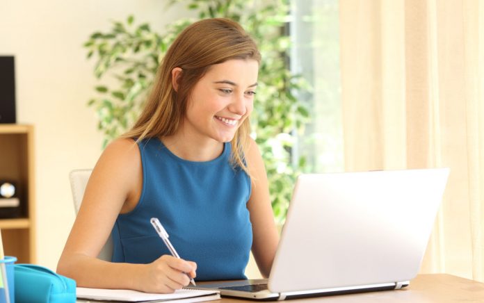 5 Great Reasons to Study Online 5 Great Reasons to Study Online