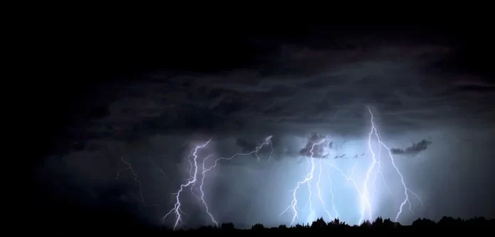 lightning-1158027_960_720