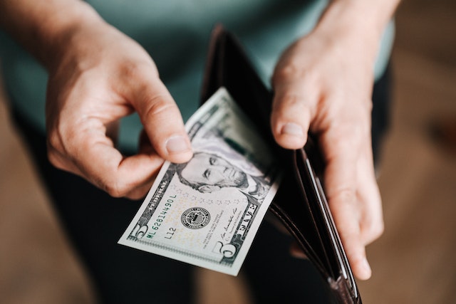 pexels-karolina-grabowska-4386421 You're spending too much money