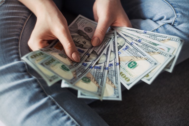 pexels-alexander-mils-2068975 Make money on eBay