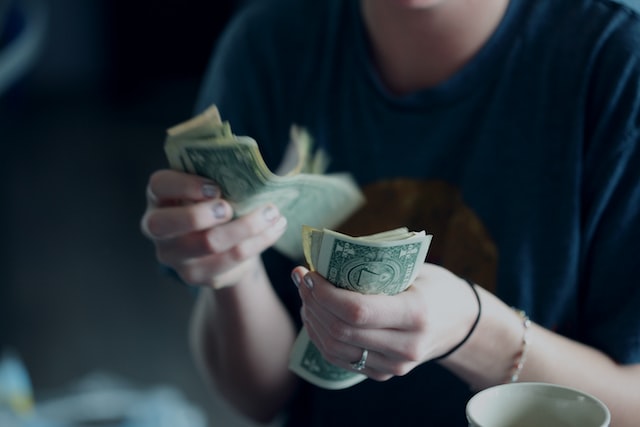 alexander-grey--8a5eJ1-mmQ-unsplash Make quick cash